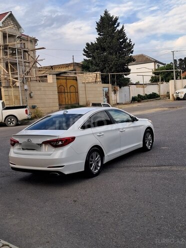 Hyundai Sonata-16