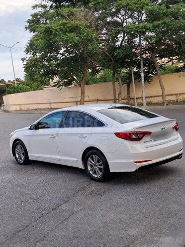 Hyundai Sonata-14