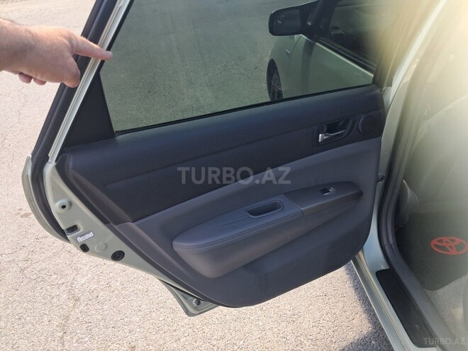 Toyota Prius-7