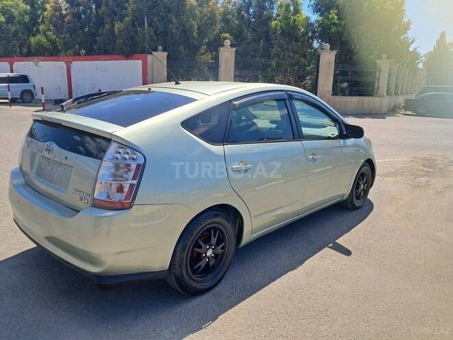 Toyota Prius-4