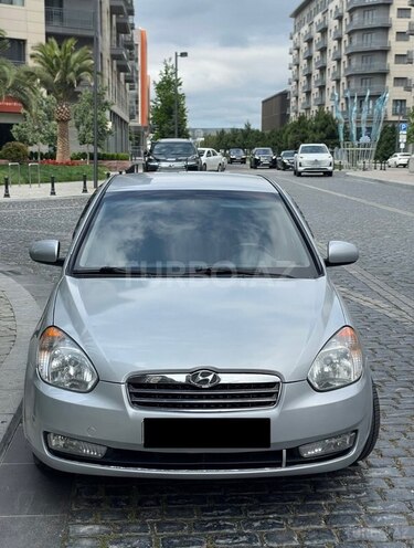 Hyundai Accent-1