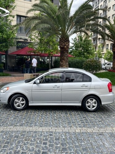 Hyundai Accent-4