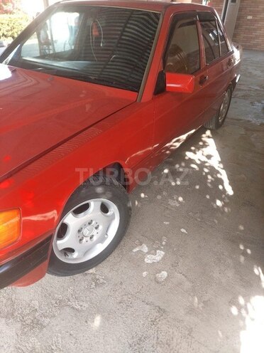 Mercedes 190-4