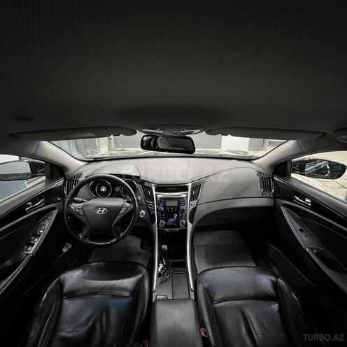 Hyundai Sonata-11