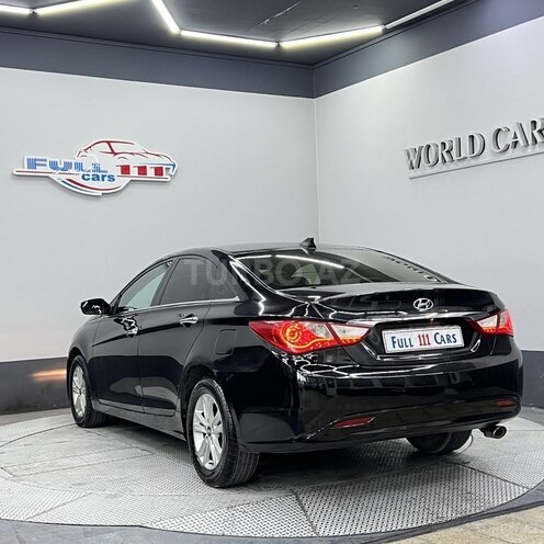 Hyundai Sonata-5