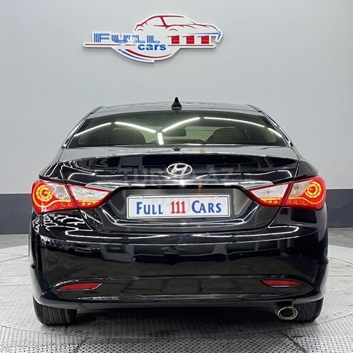 Hyundai Sonata-6