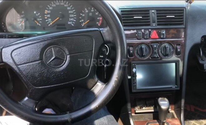 Mercedes C 230-11