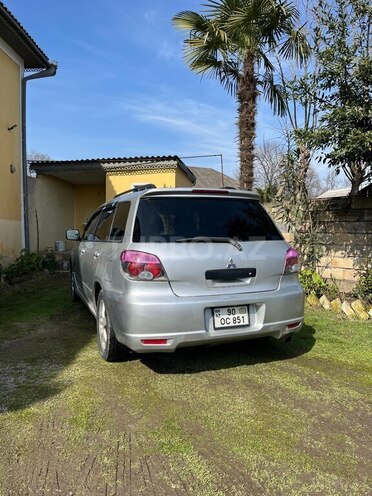 Mitsubishi Airtrek-8