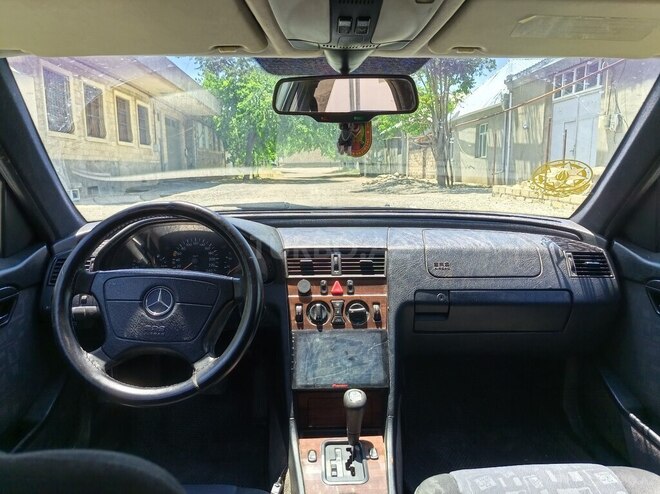 Mercedes C 180-6