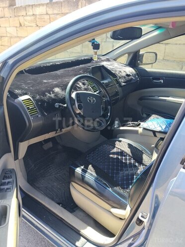 Toyota Prius-11