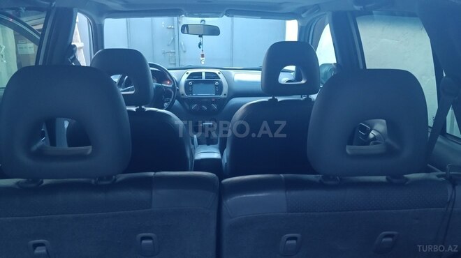 Toyota RAV4-10
