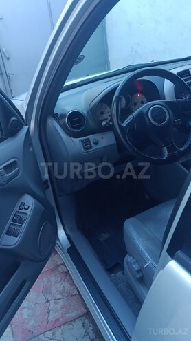 Toyota RAV4-8