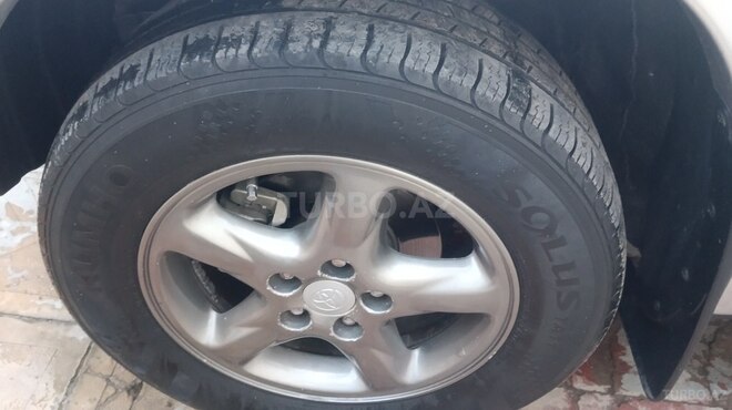 Toyota RAV4-16