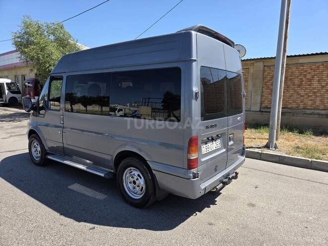 Ford Transit-6
