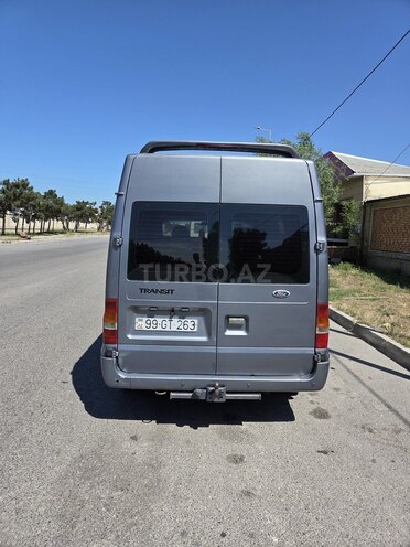 Ford Transit-5