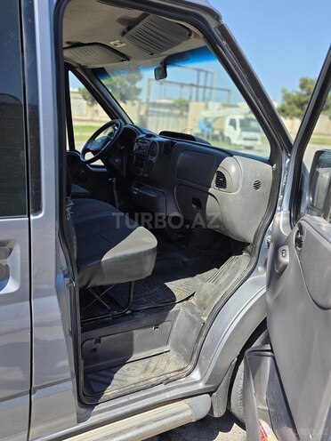 Ford Transit-14