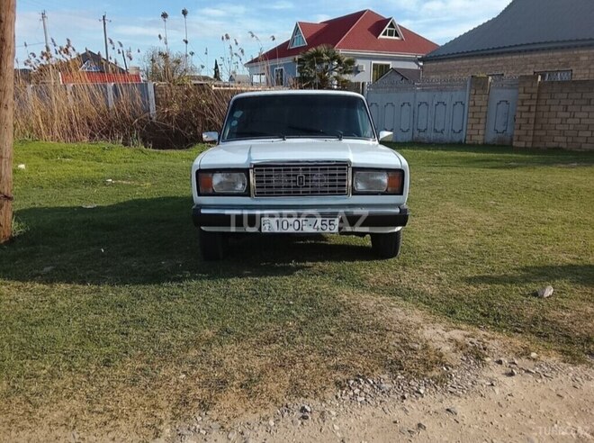 LADA (VAZ) 2107-1