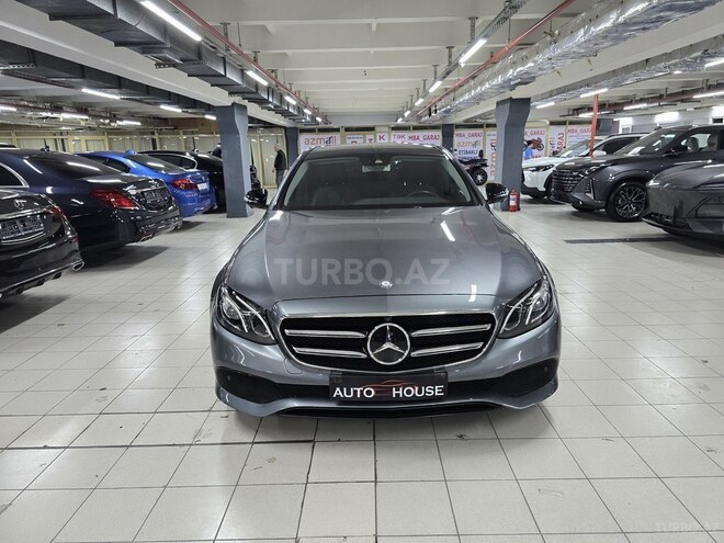 Mercedes E 220 d-2