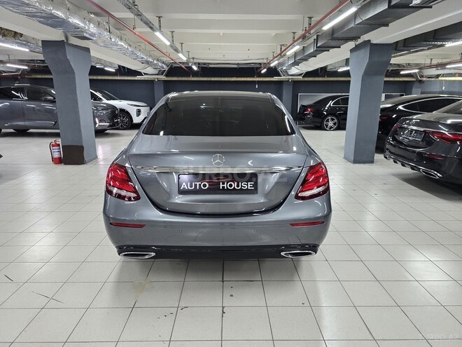 Mercedes E 220 d-5