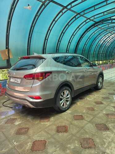 Hyundai Santa Fe-5