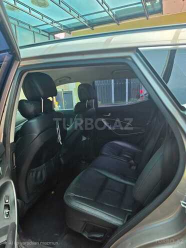 Hyundai Santa Fe-9