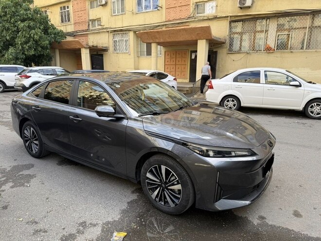 Changan Qiyuan A05-5