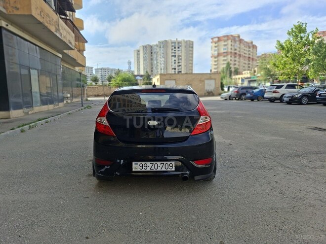 Hyundai Accent-6
