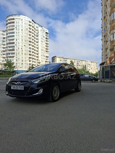 Hyundai Accent-2