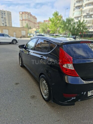 Hyundai Accent-4