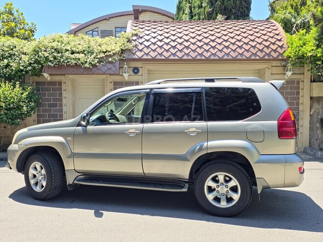 Toyota Land Cruiser Prado-4