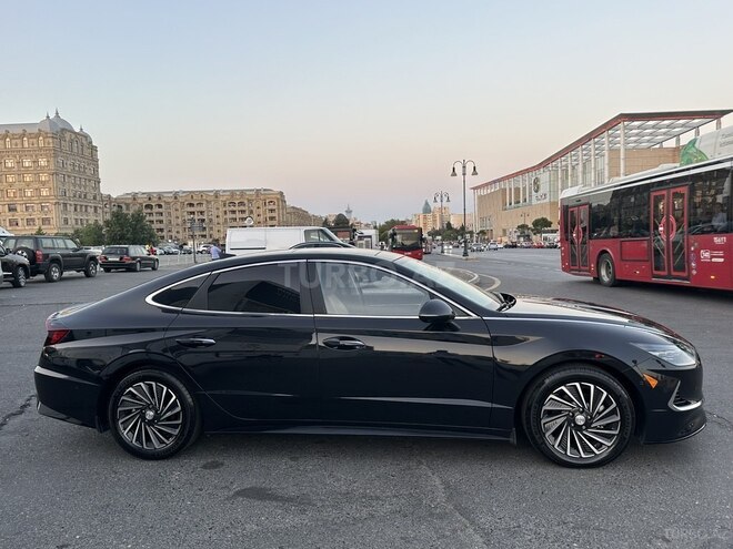 Hyundai Sonata-4