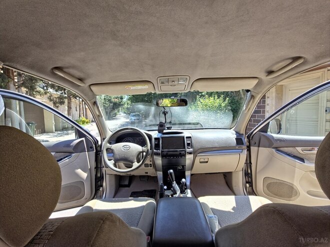 Toyota Land Cruiser Prado-5