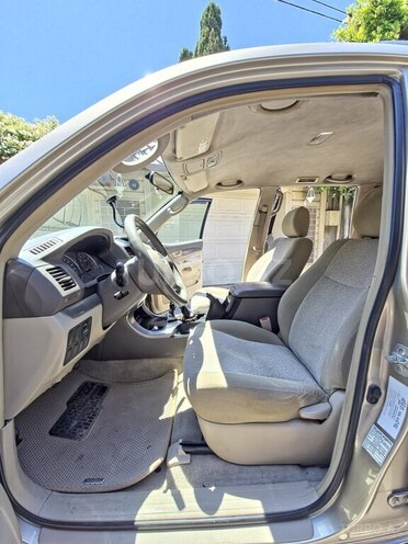 Toyota Land Cruiser Prado-6
