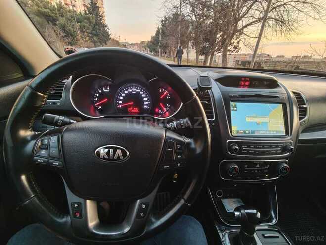 Kia Sorento-13