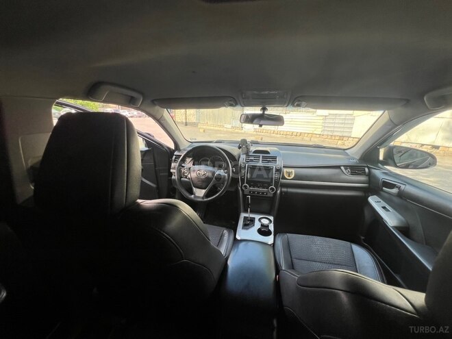 Toyota Camry-9