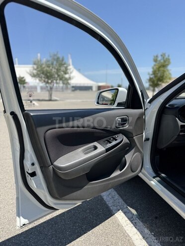 Nissan Sunny-8