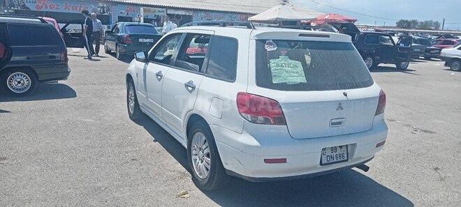 Mitsubishi Airtrek-4