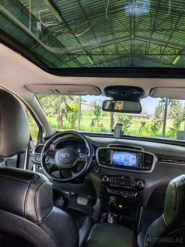 Kia Sorento-9