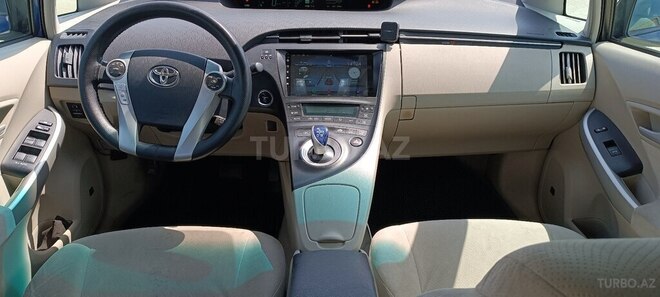 Toyota Prius-7