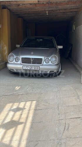 Mercedes E 300-4