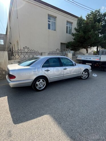 Mercedes E 300-3