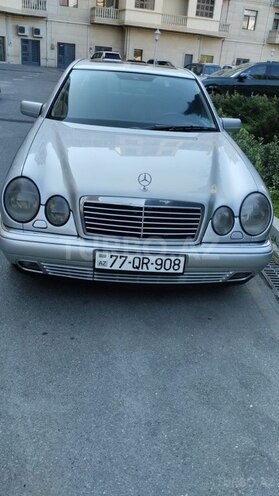 Mercedes E 300-9