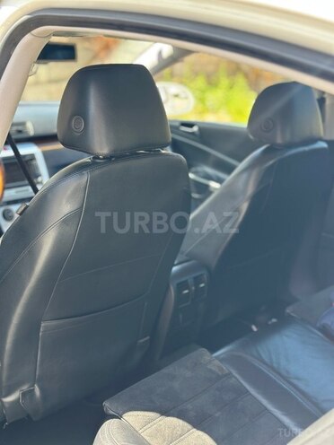 Volkswagen Passat-8
