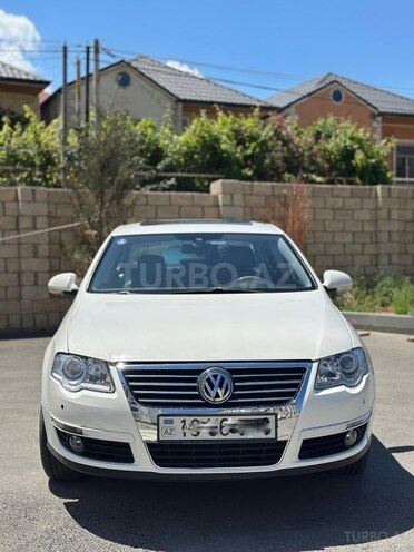 Volkswagen Passat-1