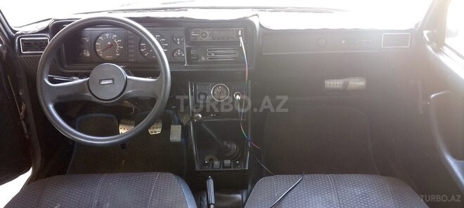 LADA (VAZ) 2107-21