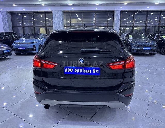 BMW X1-7