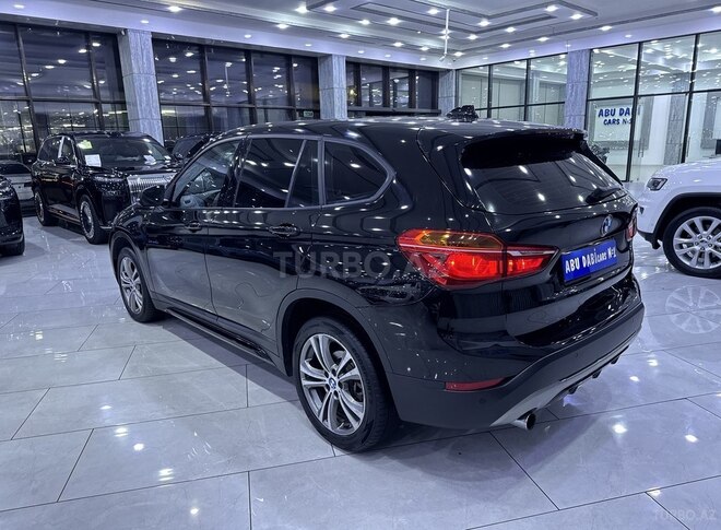 BMW X1-6
