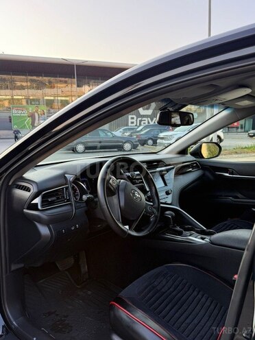 Toyota Camry-11