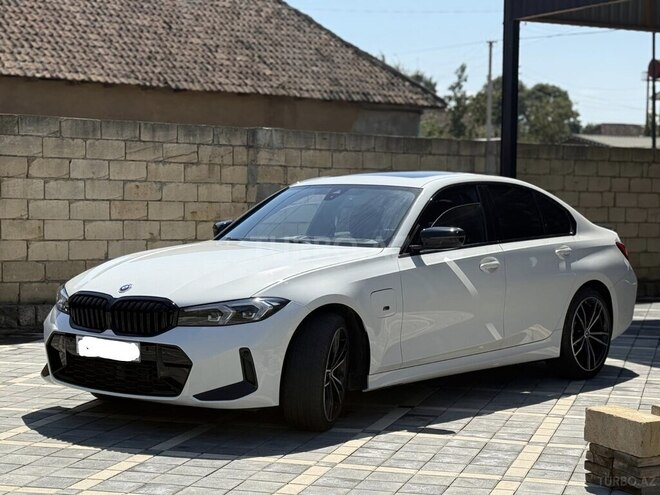BMW 330e-4