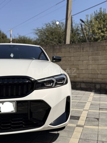 BMW 330e-12